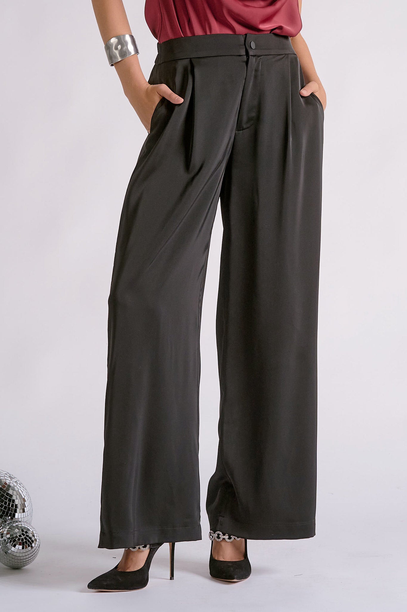 Pleat Detail Wide Leg Trousers Black