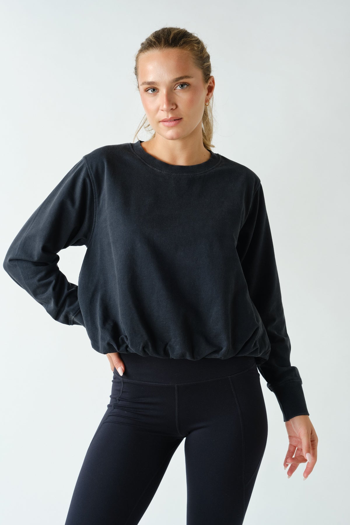 Mineral Cloud Bubble Hem Pullover - Black