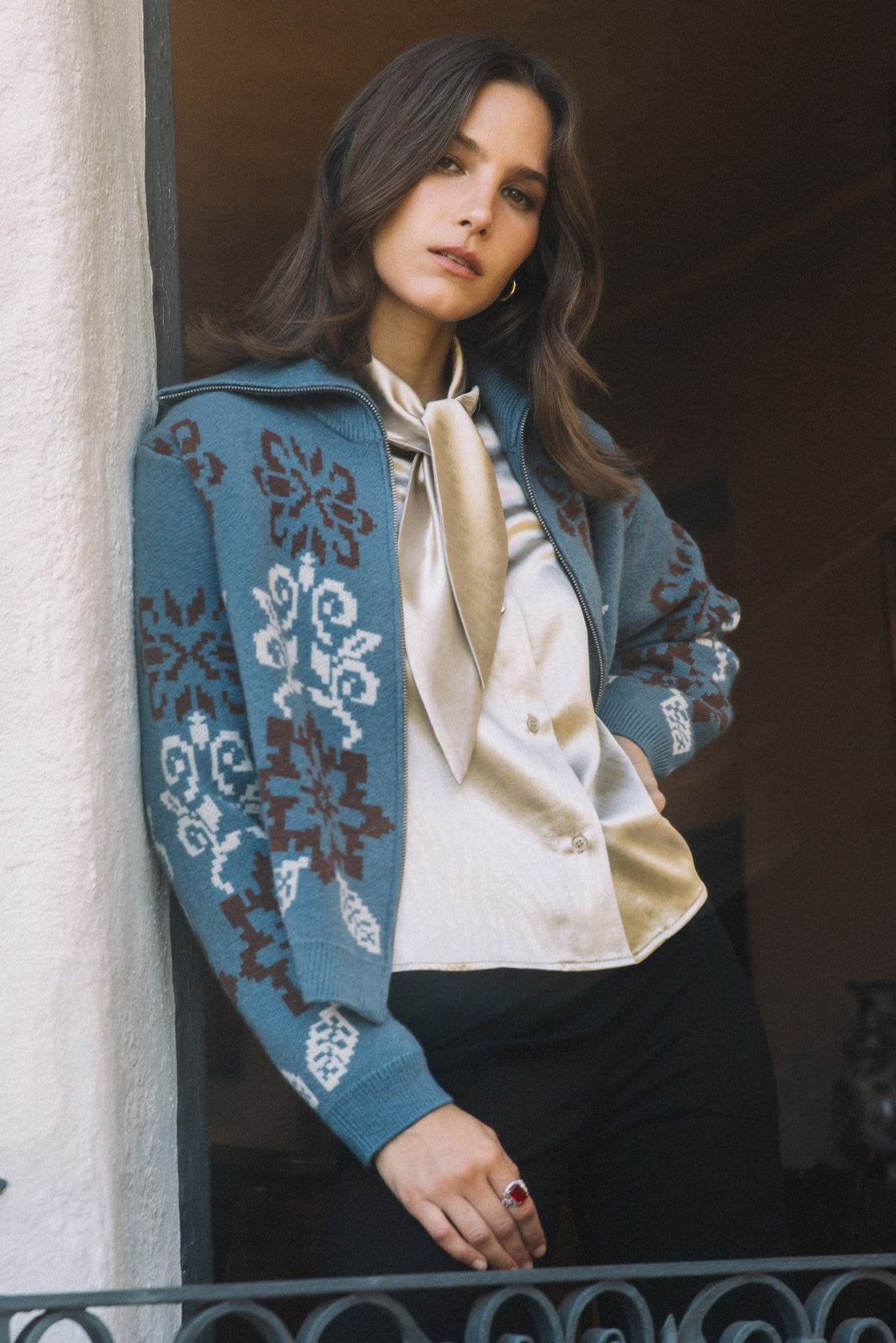 Scroll Floral Motif Jacquard Zip Sweater Cardi