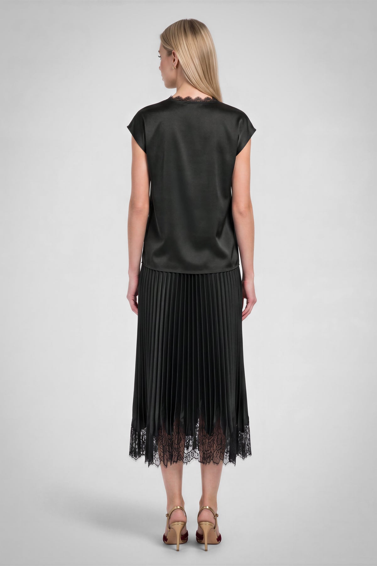 Lace Textured Seam Vneck Boxy Satin Top