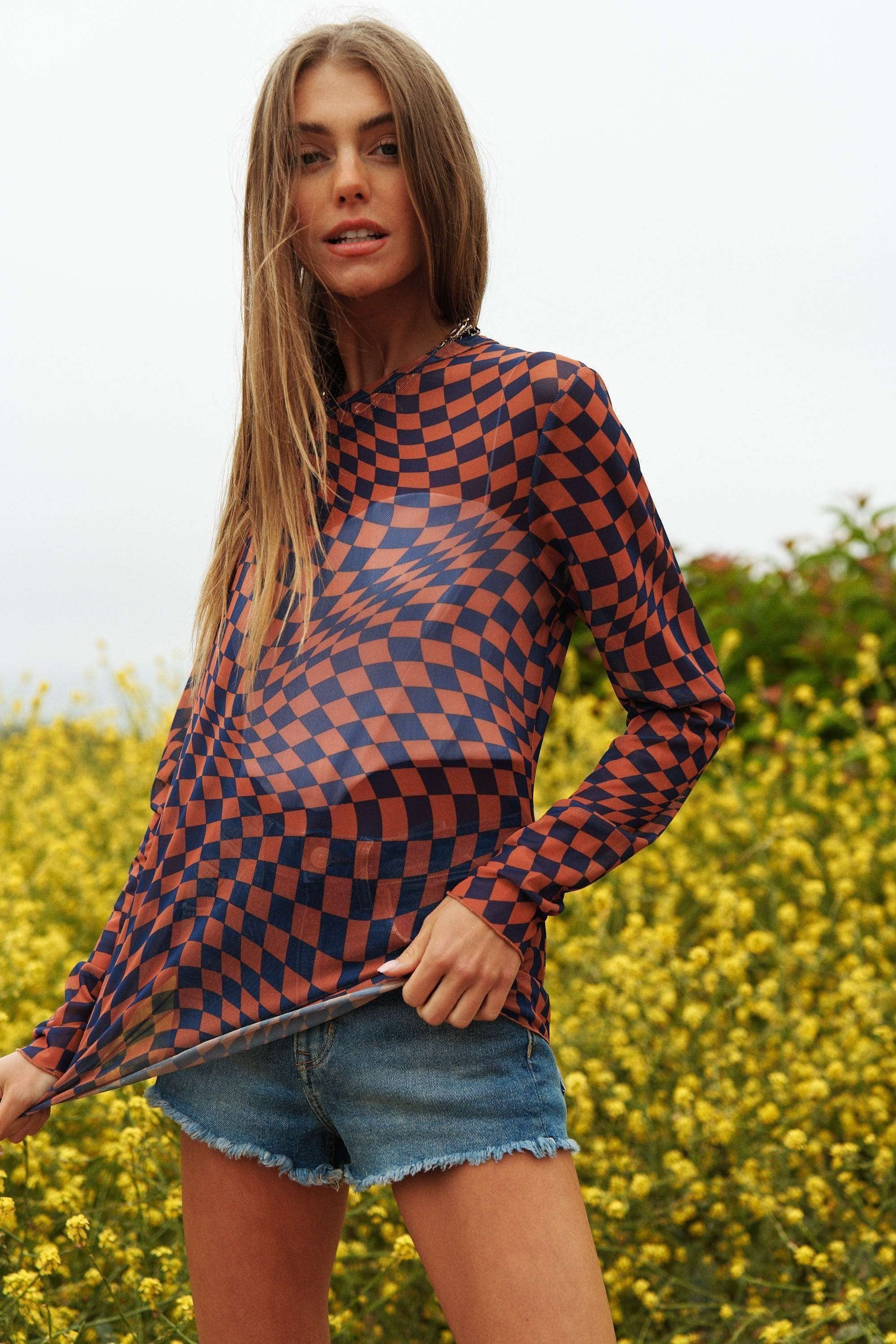 Checkboard Mesh Layering Top Brown Black