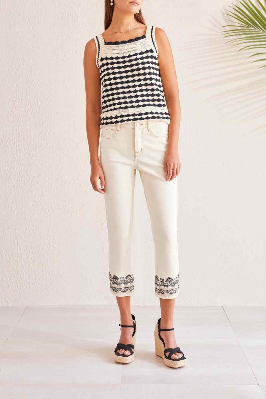 Audrey Fancy Emb. Hem Straight Crop Ecru
