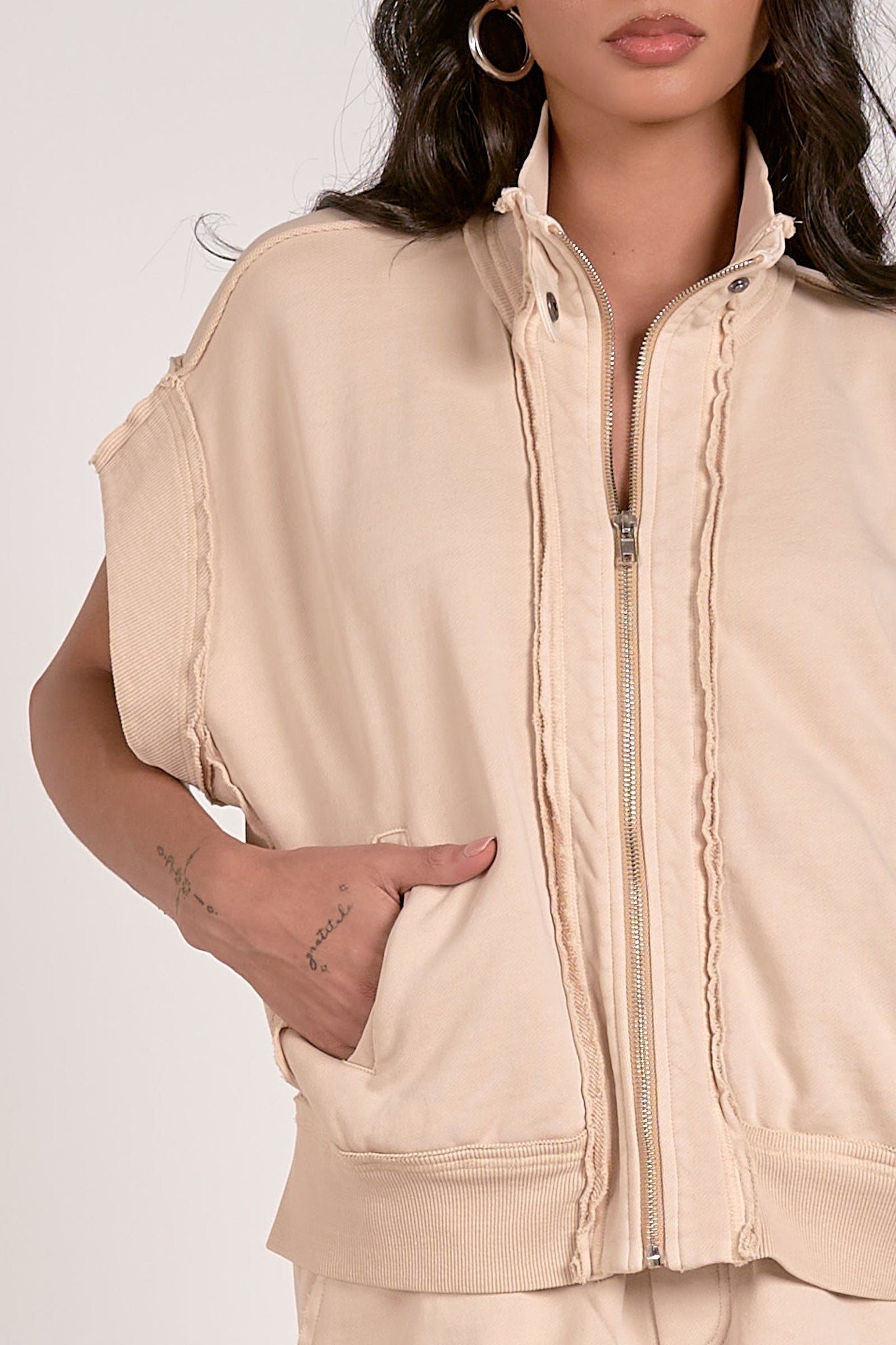 Cap Sleeve Oversize Zipper Vest Sand
