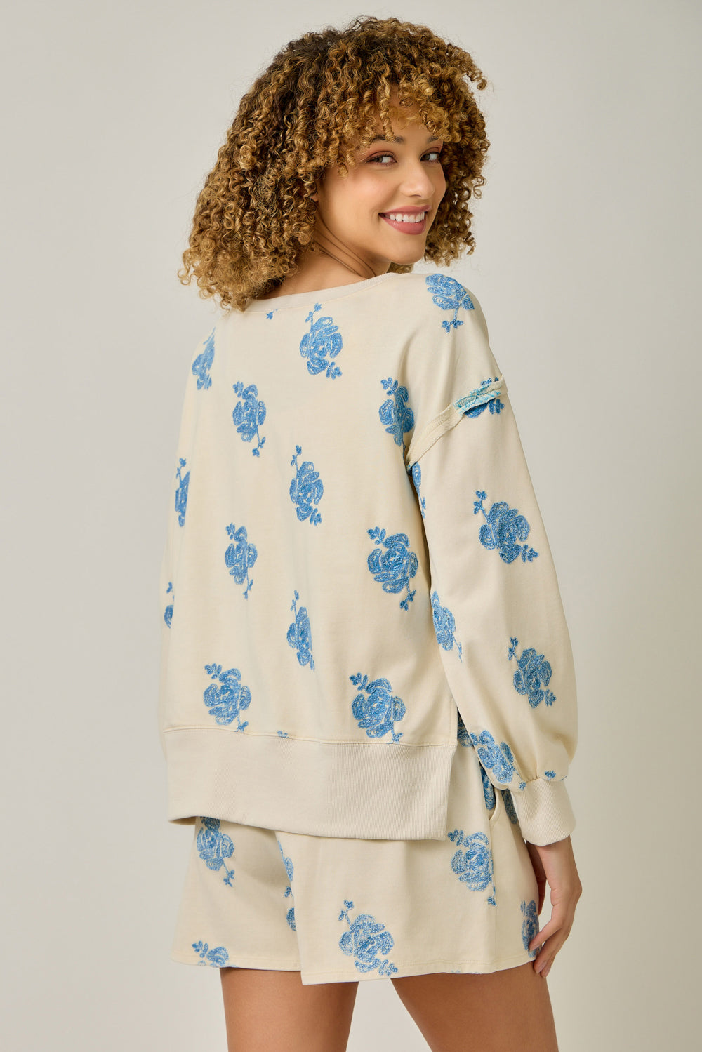 Exposed Seam Embroidered Sweatshirt Vintage White