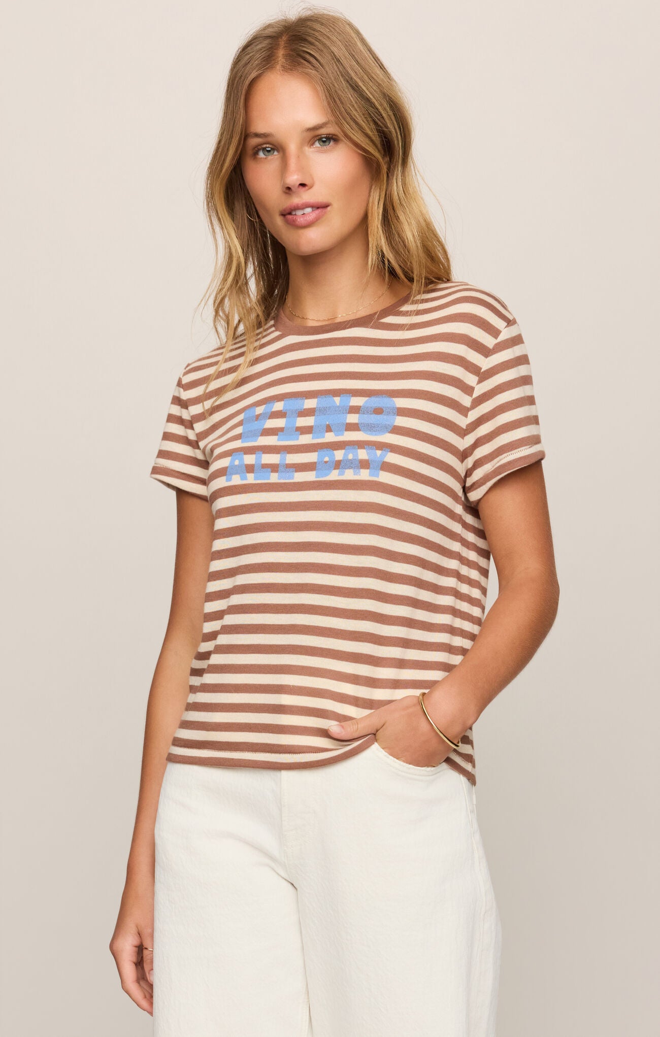 Vino Tourist Tee Milk Chocolate