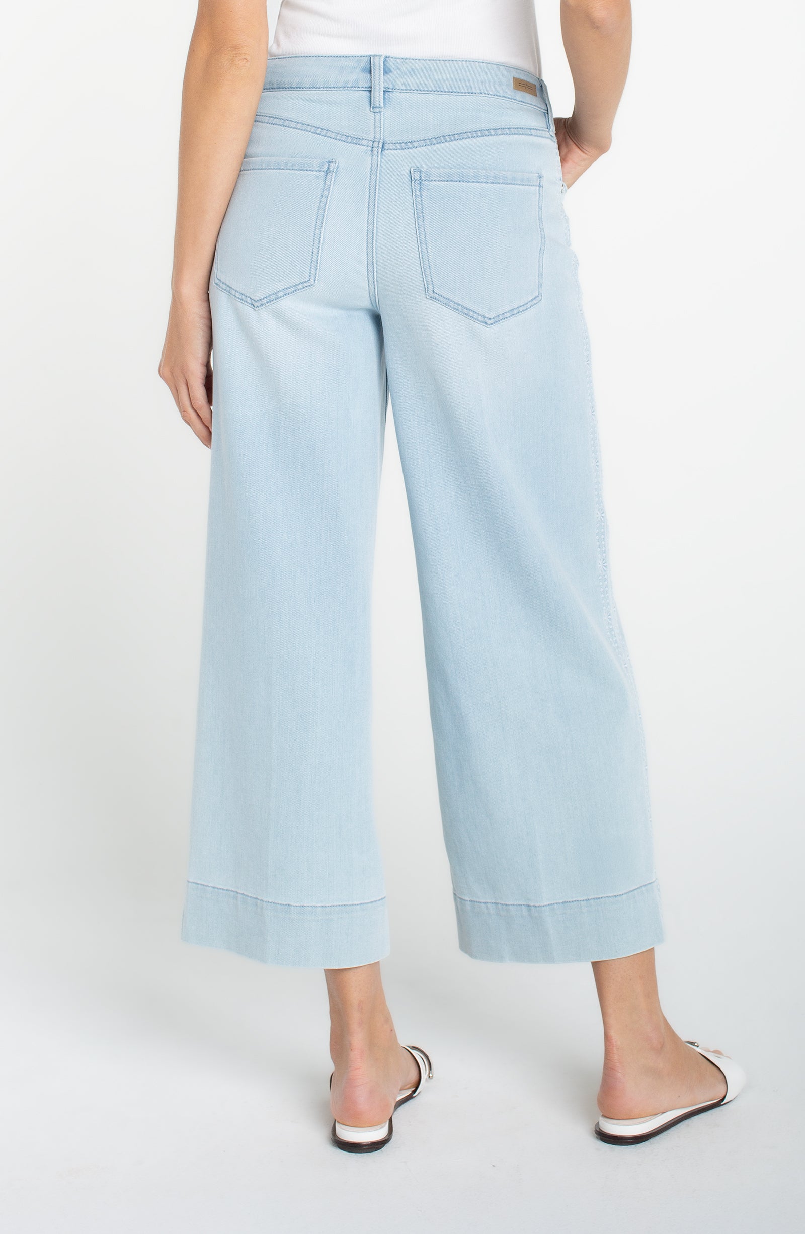 Stride Crop Wide Leg Embroidered Seam Jeans Marine Flowers