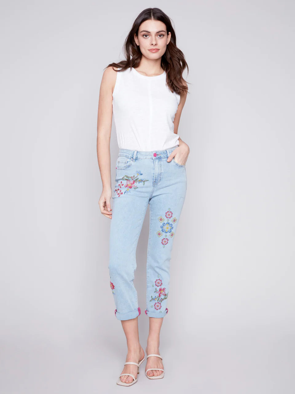 Five Pocket Embroidered Jeans Bleach Blue