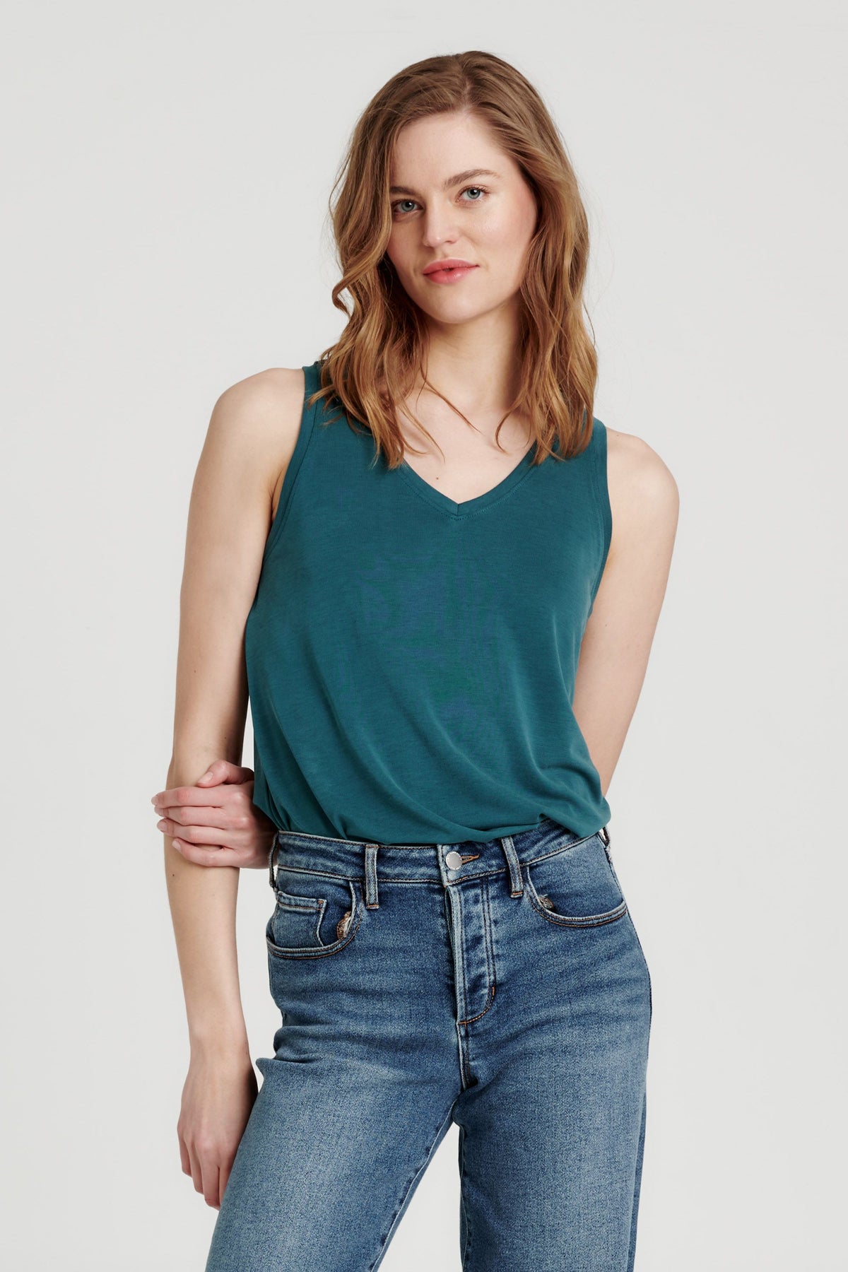 Ellis Vneck Curved Hem Tank Spruce