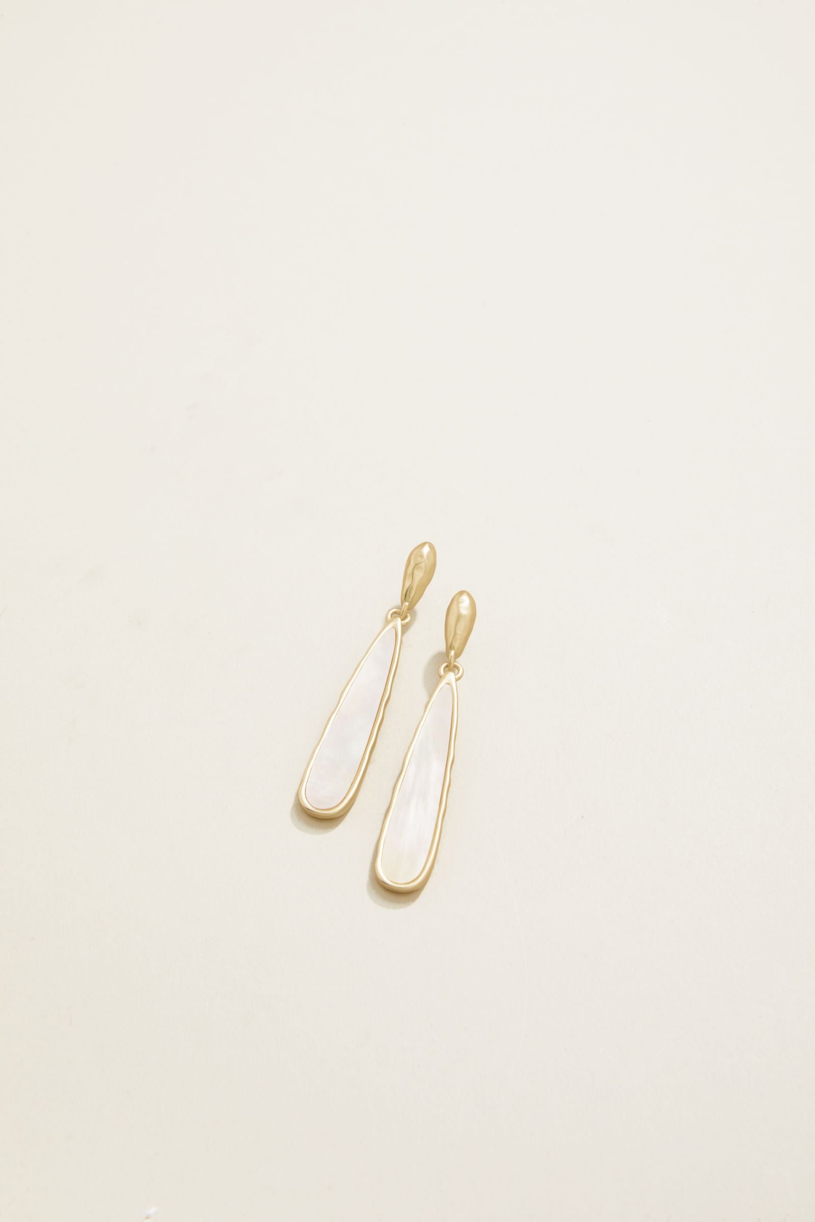 Drip Earrings - Mother of Pearl