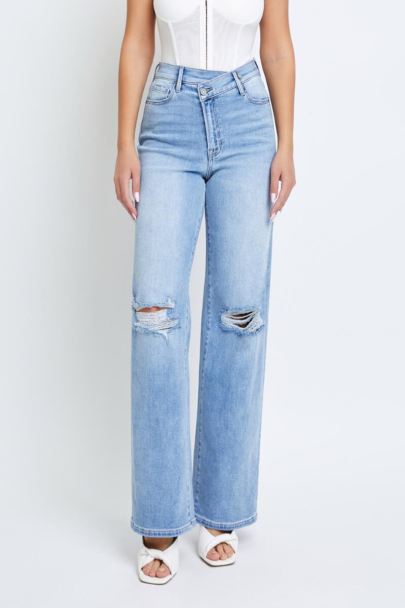 Logan Crossover Stretch Dad Jeans Light Wash