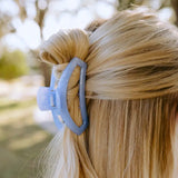 Open Medium Hair Clip Blue Lagoon