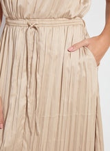 Packable Pleated Midi Dress Chablis
