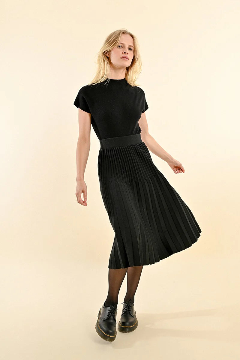Pleated Knit Midi Skirt Black