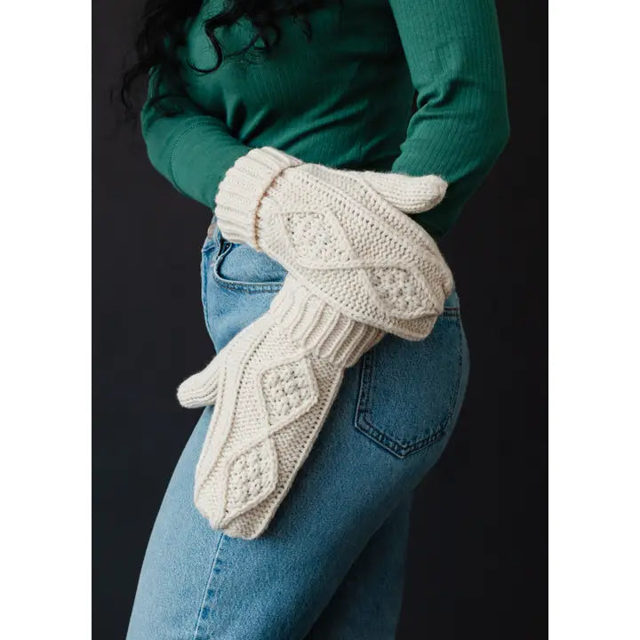 Cable Knit Mittens Beige