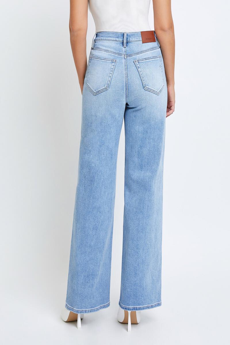 Logan Crossover Stretch Dad Jeans Light Wash