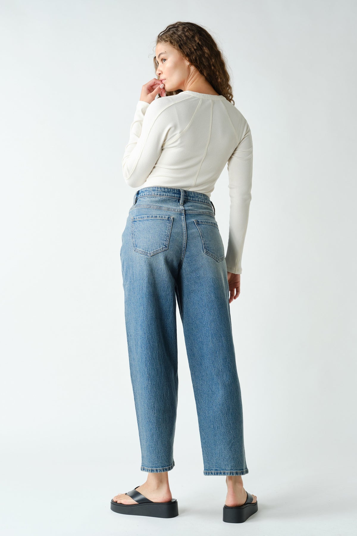 Essential Long-Sleeved Micro-Ribbed Henley Top
