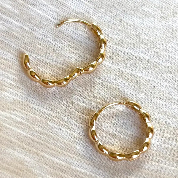 Wavy Hoop 18k Gold Hoops