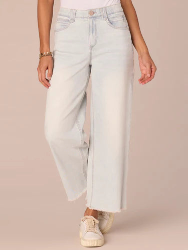 Skyrise Wide Leg Frayed Hem Boyfriend Jeans Bleached Blue