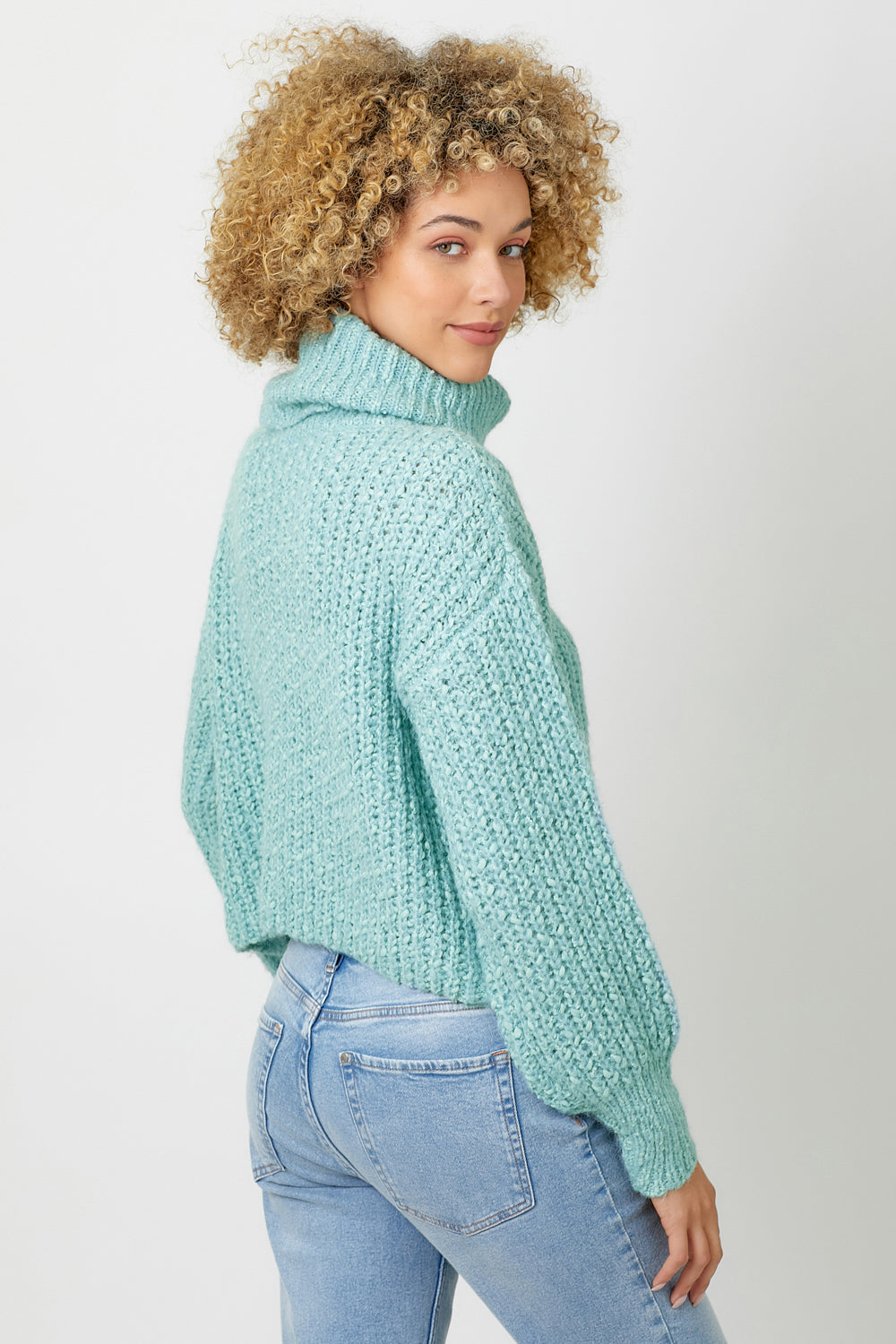 Chunky Loose Knit Turtleneck Cropped Sweater Seafoam