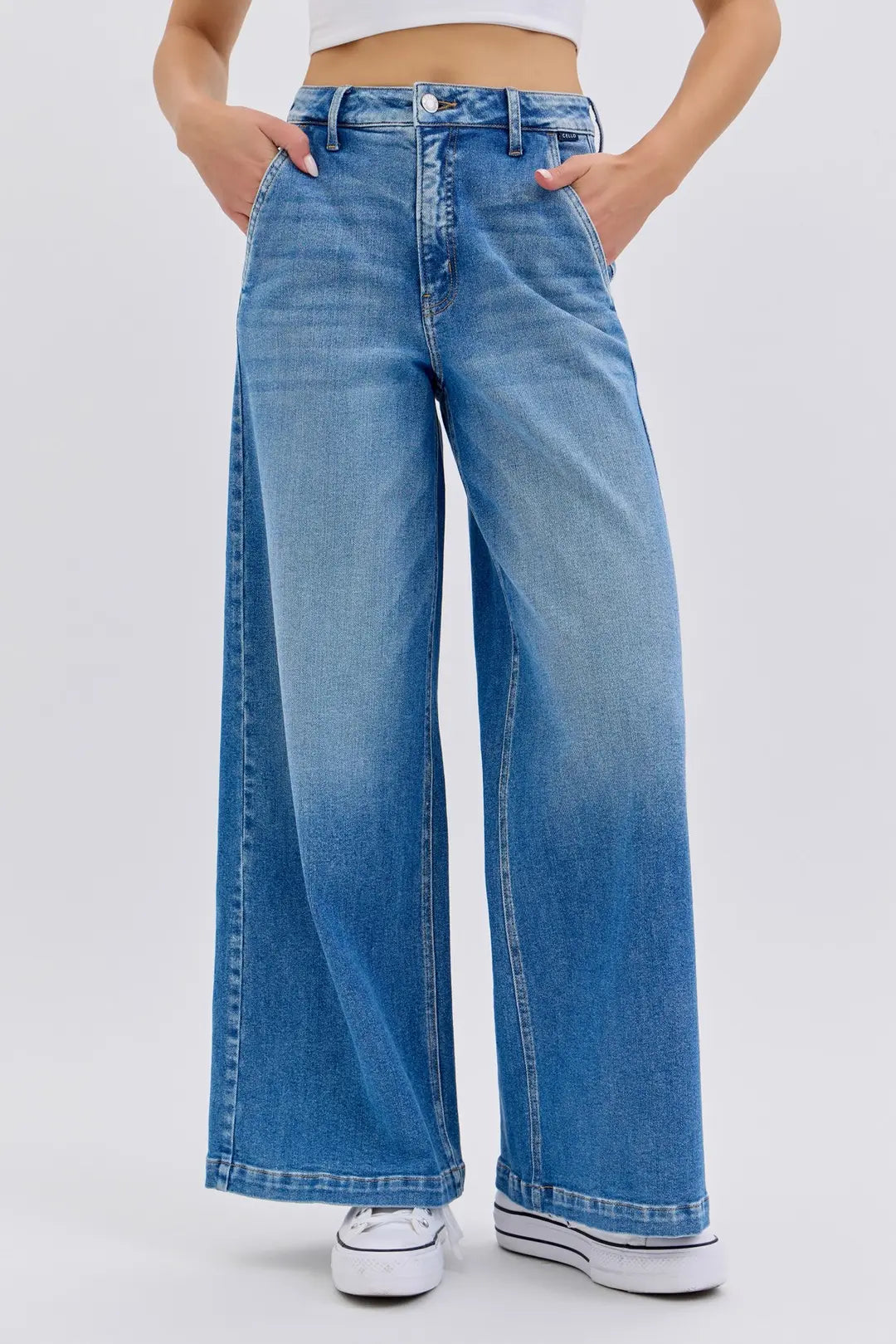 High Rise Slanted Pocket Wide Leg Jeans Medium