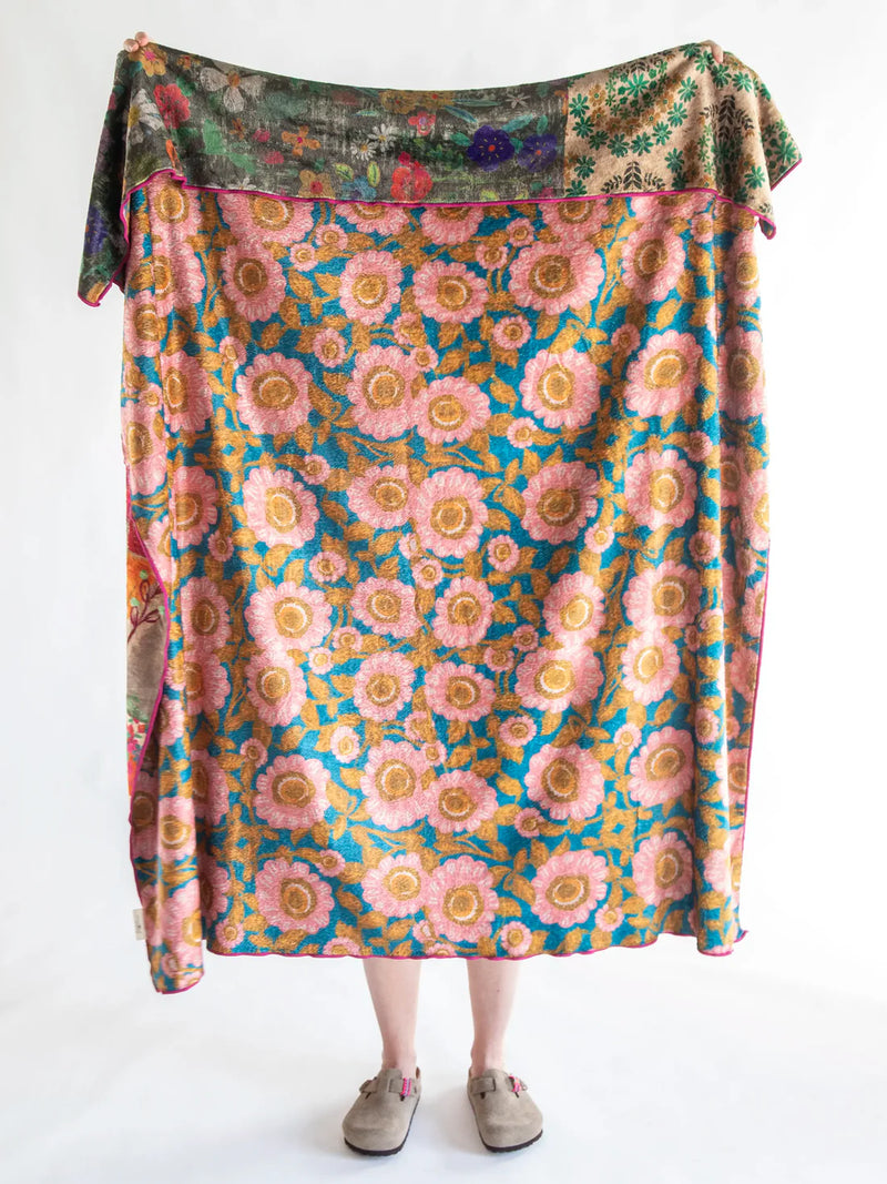 Double Sided Cozy Throw Blanket