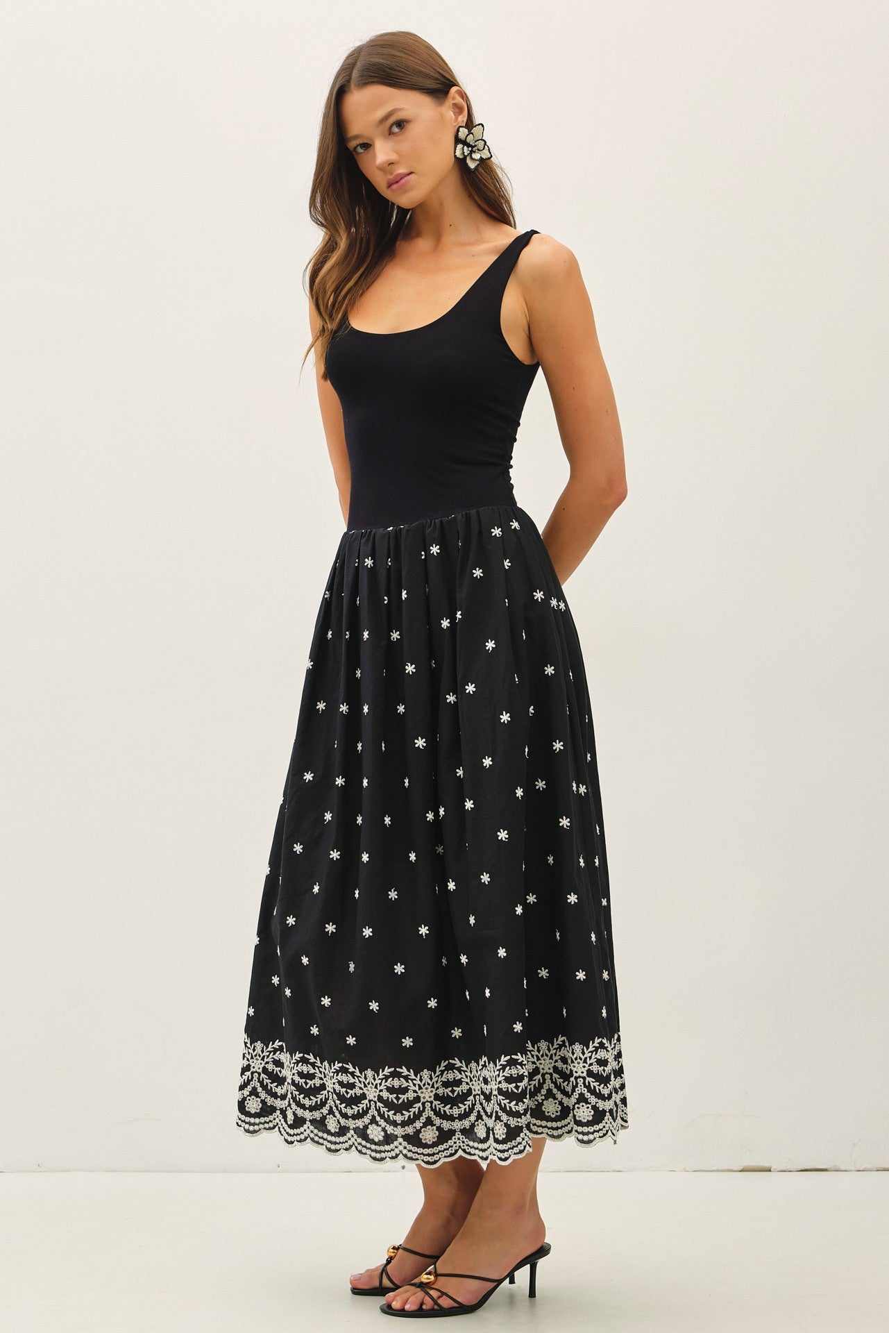Embroidered Scallop Edge Midi Dress Black