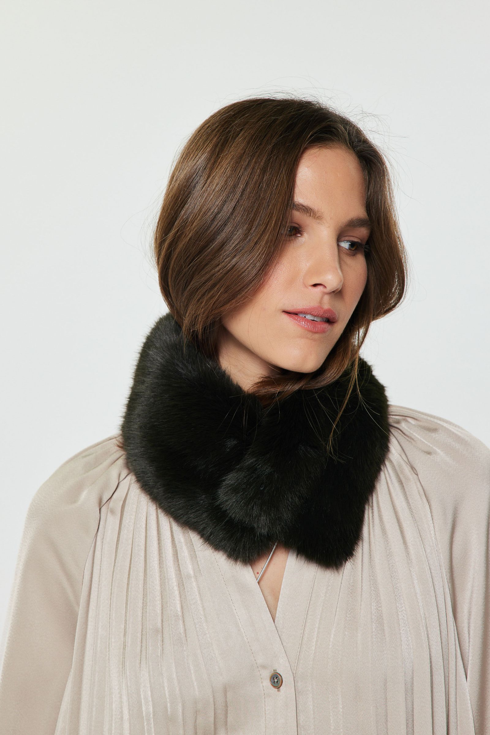 Short Fur Muffler Scarf Dark Green
