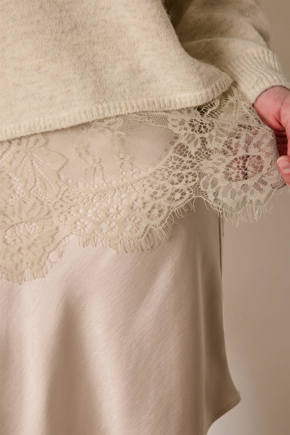 Lace Hem Vneck Relaxed Sweater Cream
