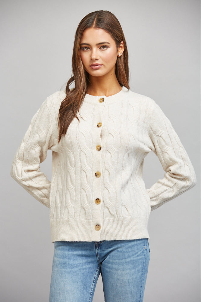 Cable Knit Buttoned Cardigan Oatmeal