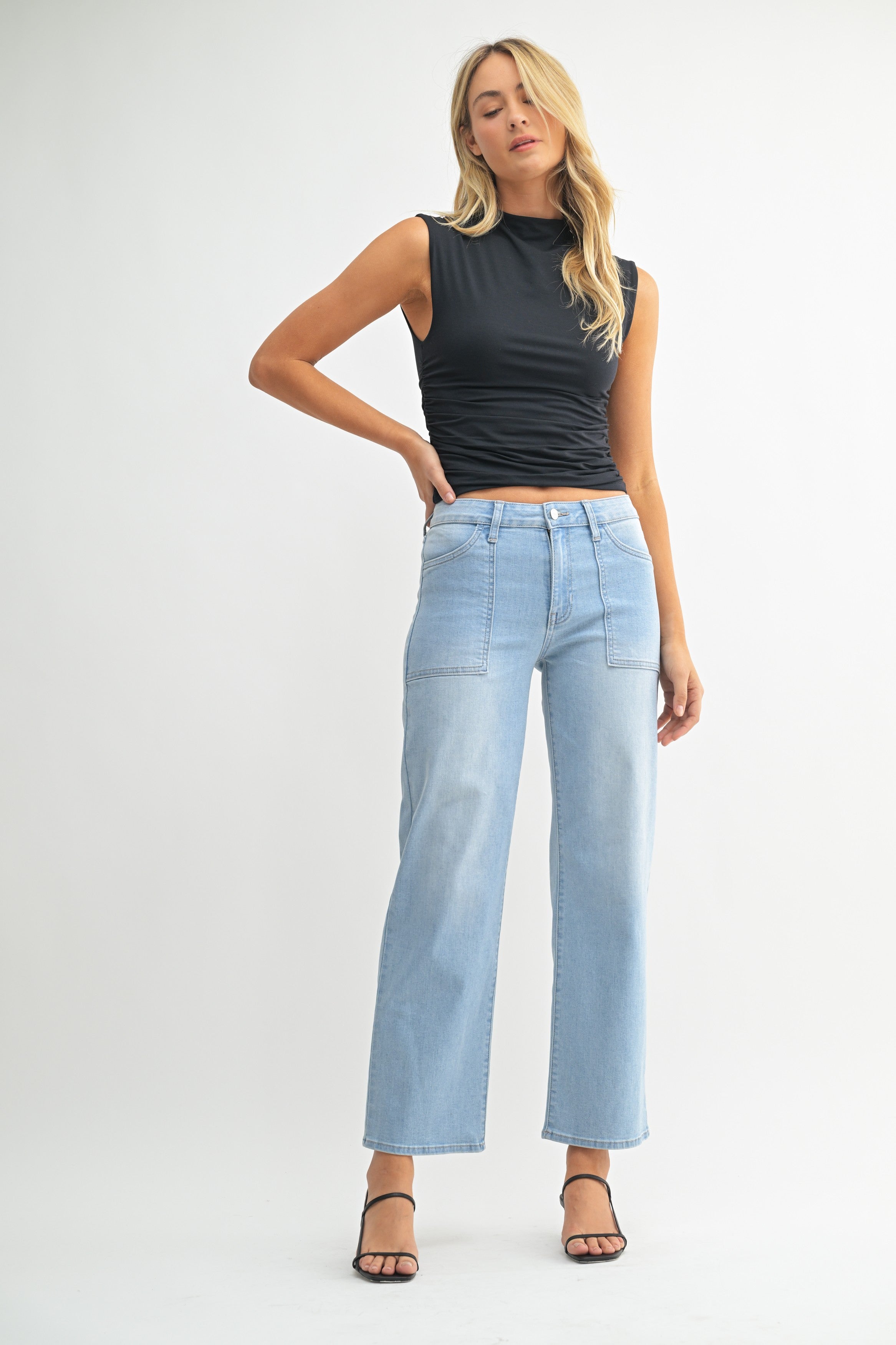 Utility Pocket Relaxed Jeans Light