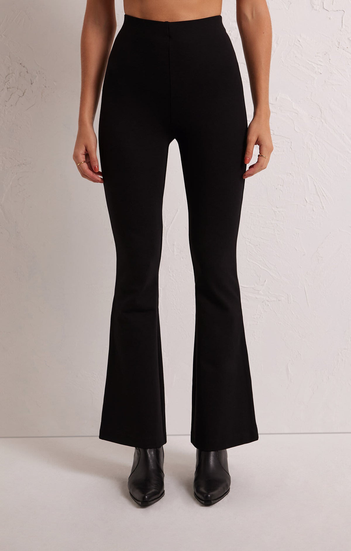魅力的な Flare All It Do Pants Stanley in Broadway – Black パンツ