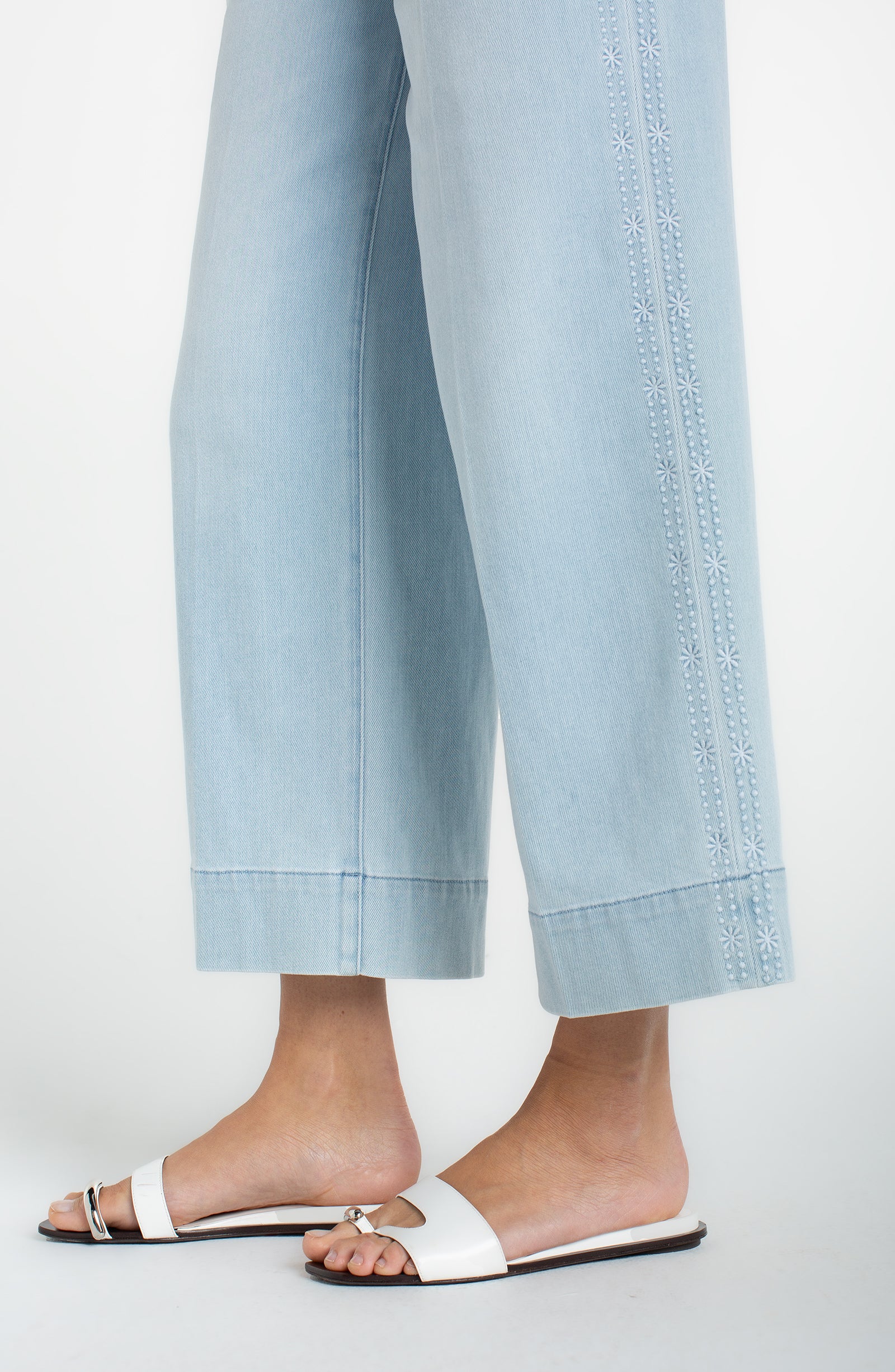 Stride Crop Wide Leg Embroidered Seam Jeans Marine Flowers