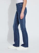 Estelle Everyday Flare Jeans Dark Midwash