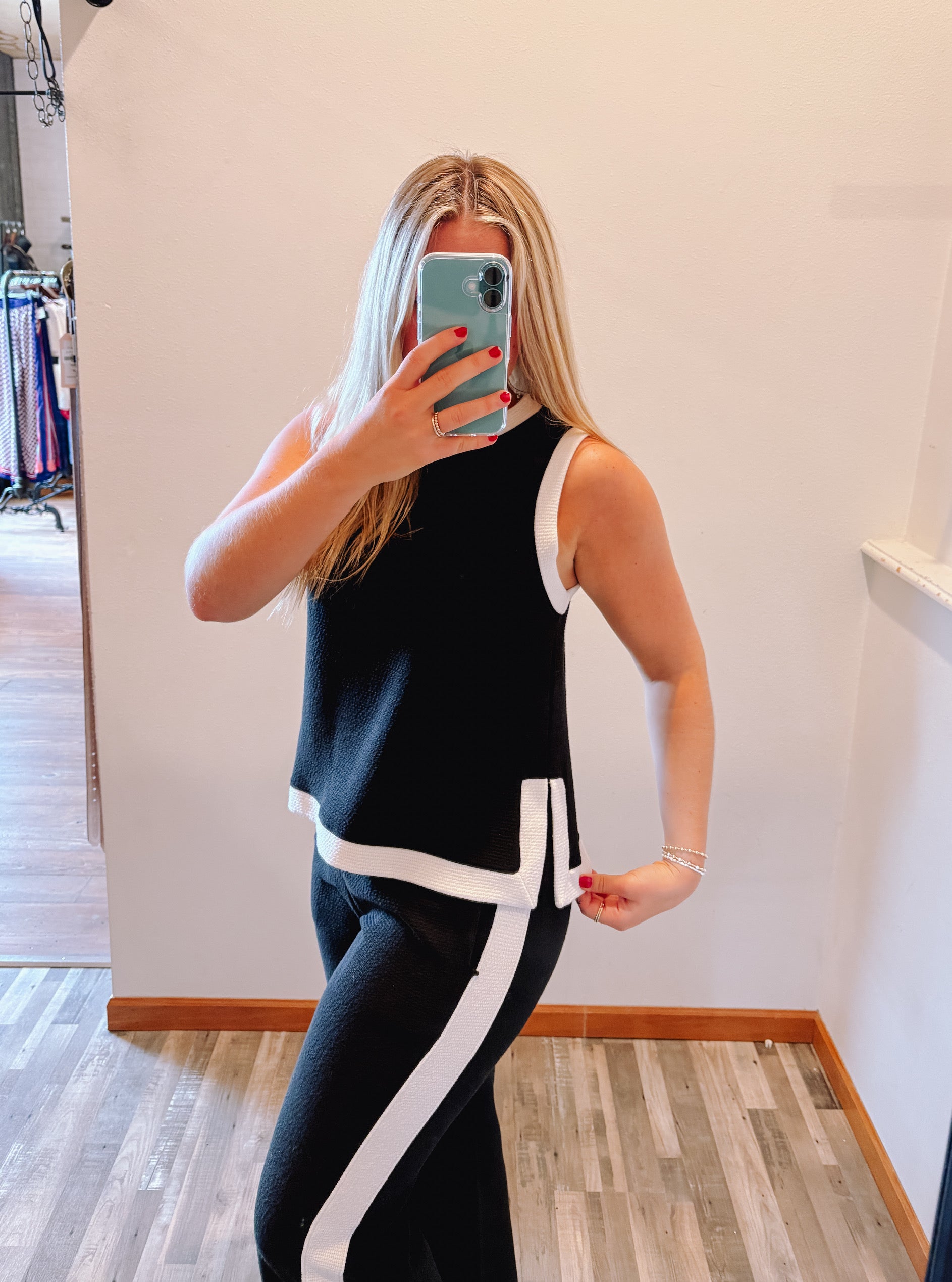Contrast Edging Split Hem Cloudy Knit Tank Black + Cream