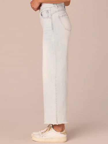 Skyrise Wide Leg Frayed Hem Boyfriend Jeans Bleached Blue