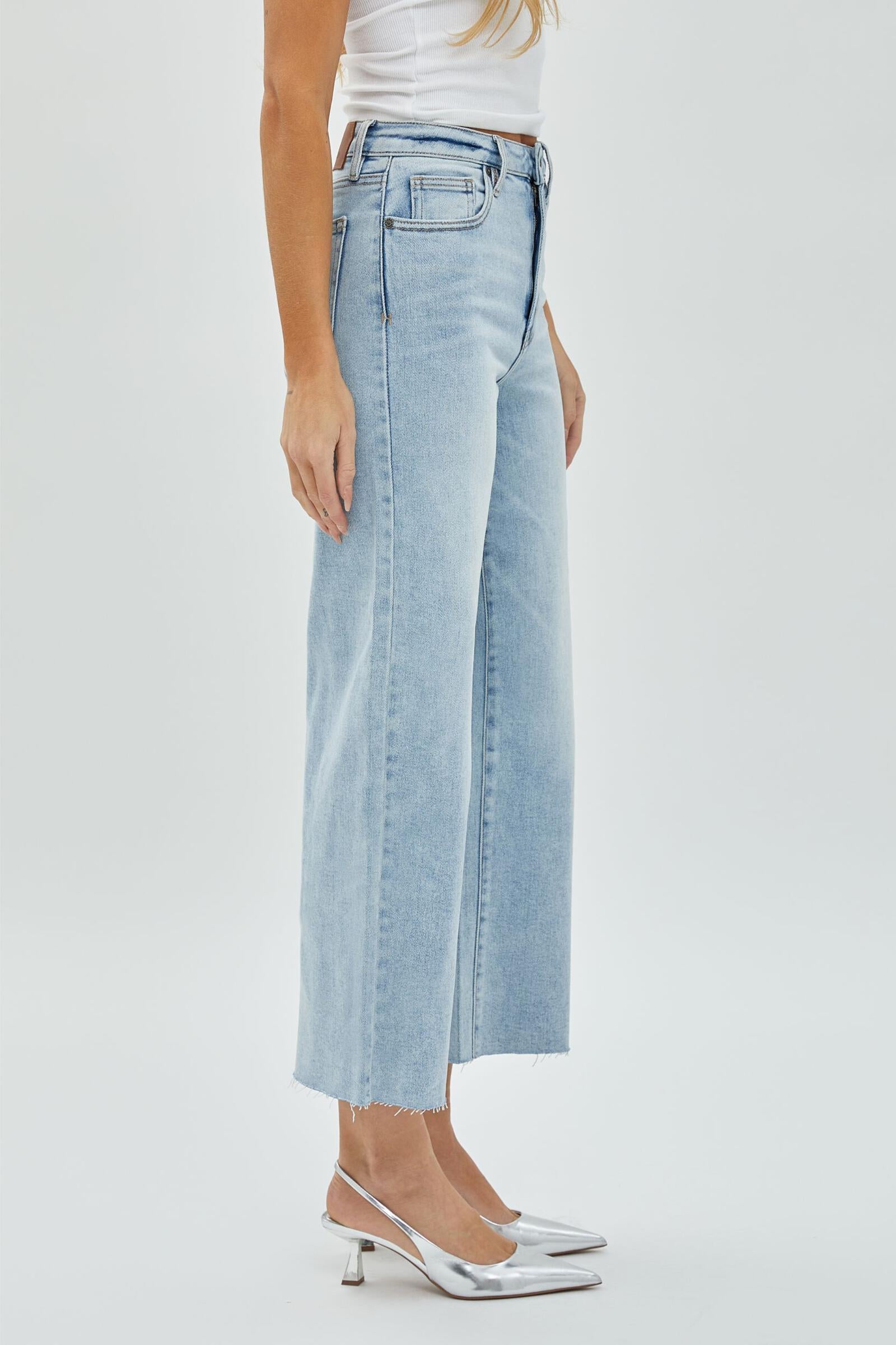 Nori Clean Stretch Wide Leg Jeans Light Wash
