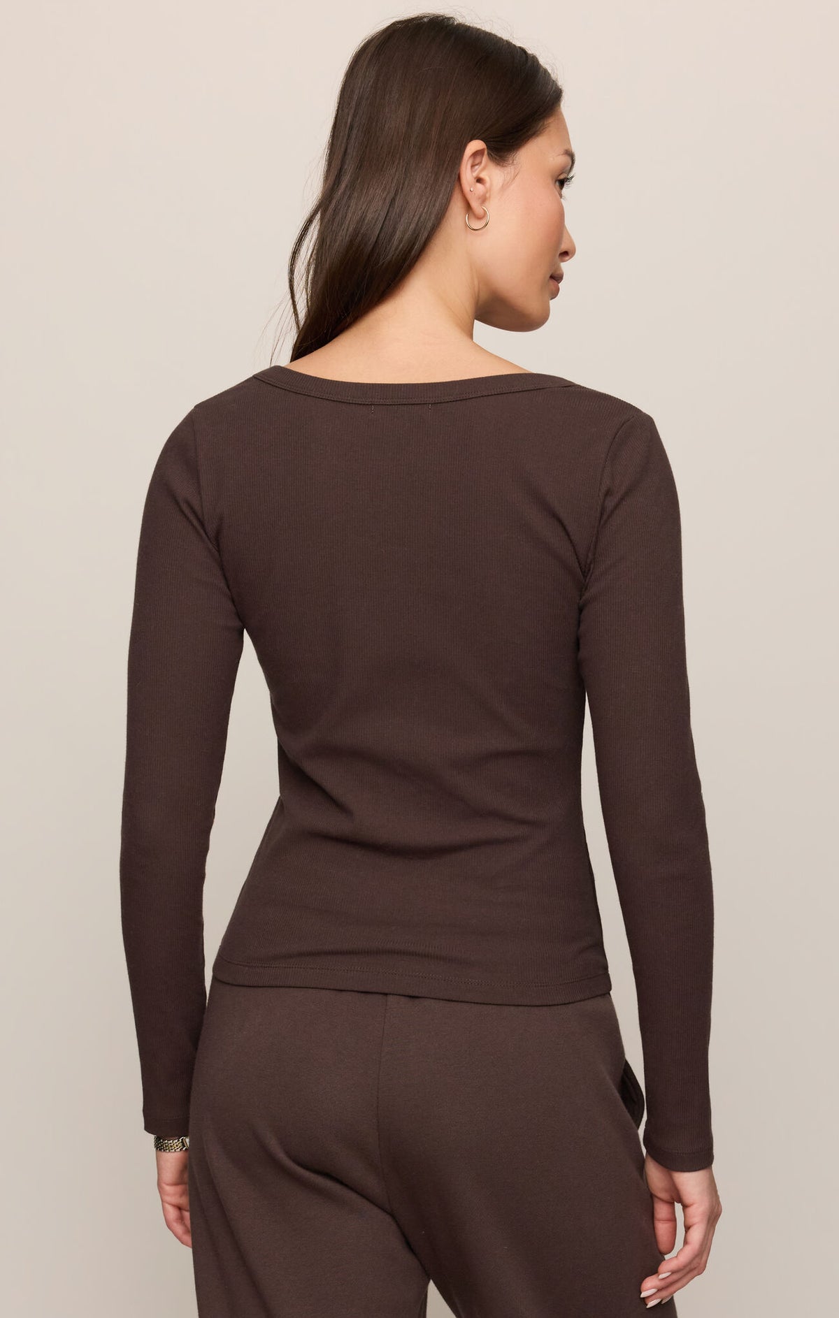 Greyson Scoop Long Sleeve Tee Cocoa Bean
