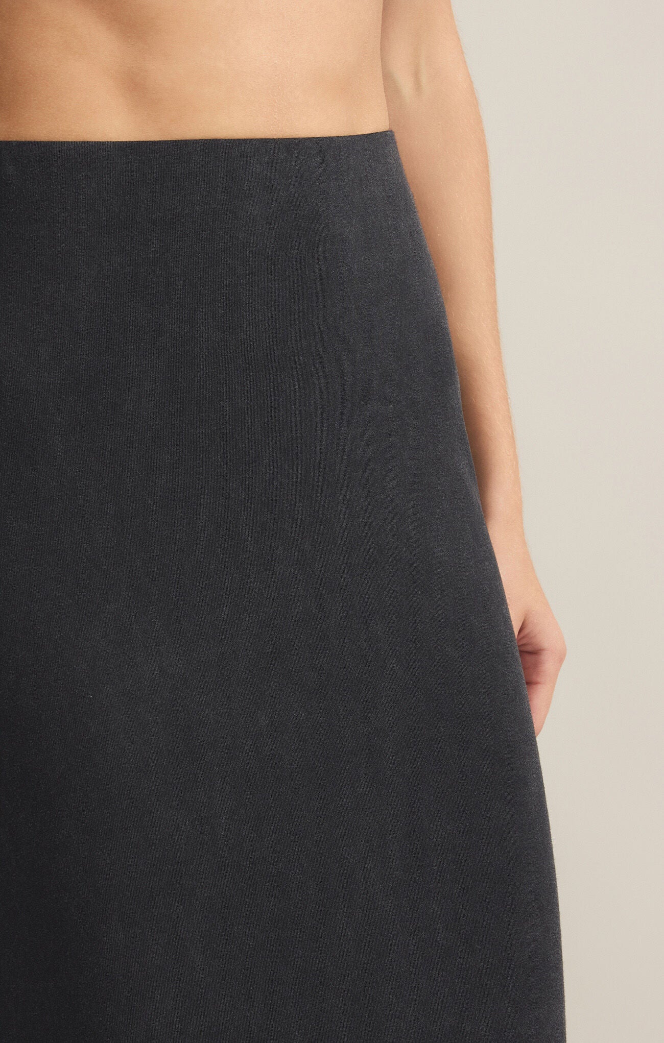 Gail Midi Skirt Black
