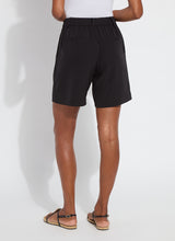 Dia Pleated Shorts Black
