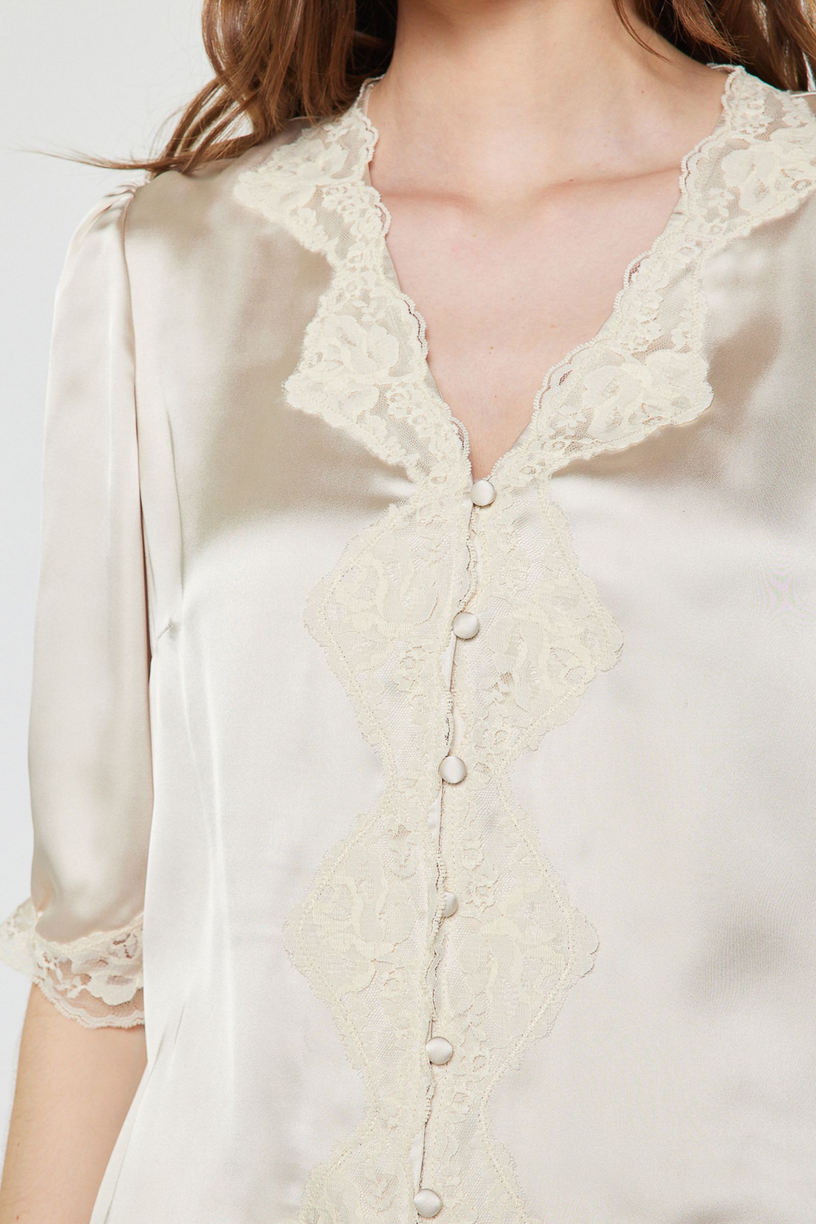 Scalloped Floral Lace Button Closure Blouse Ecru