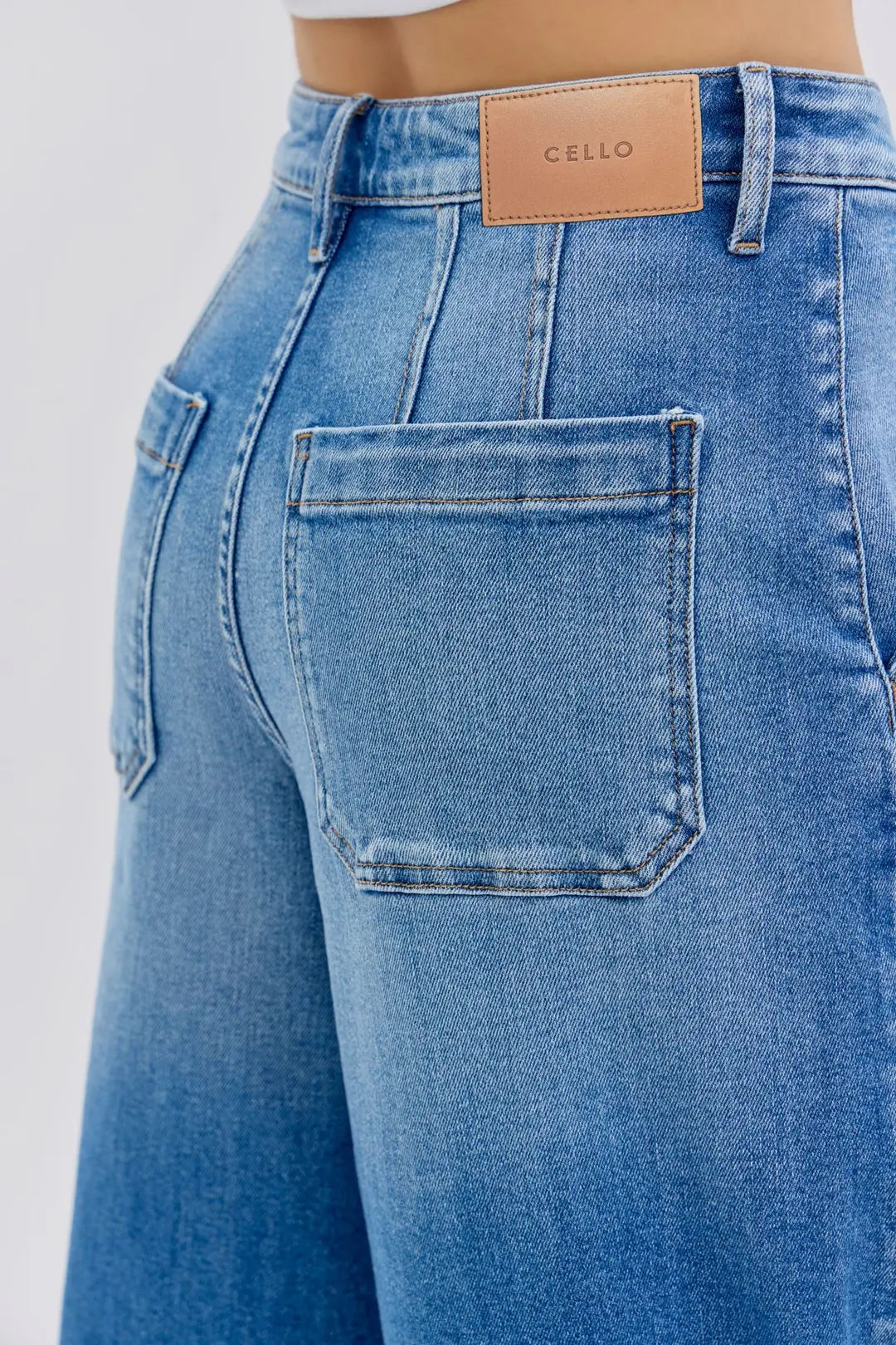 High Rise Slanted Pocket Wide Leg Jeans Medium