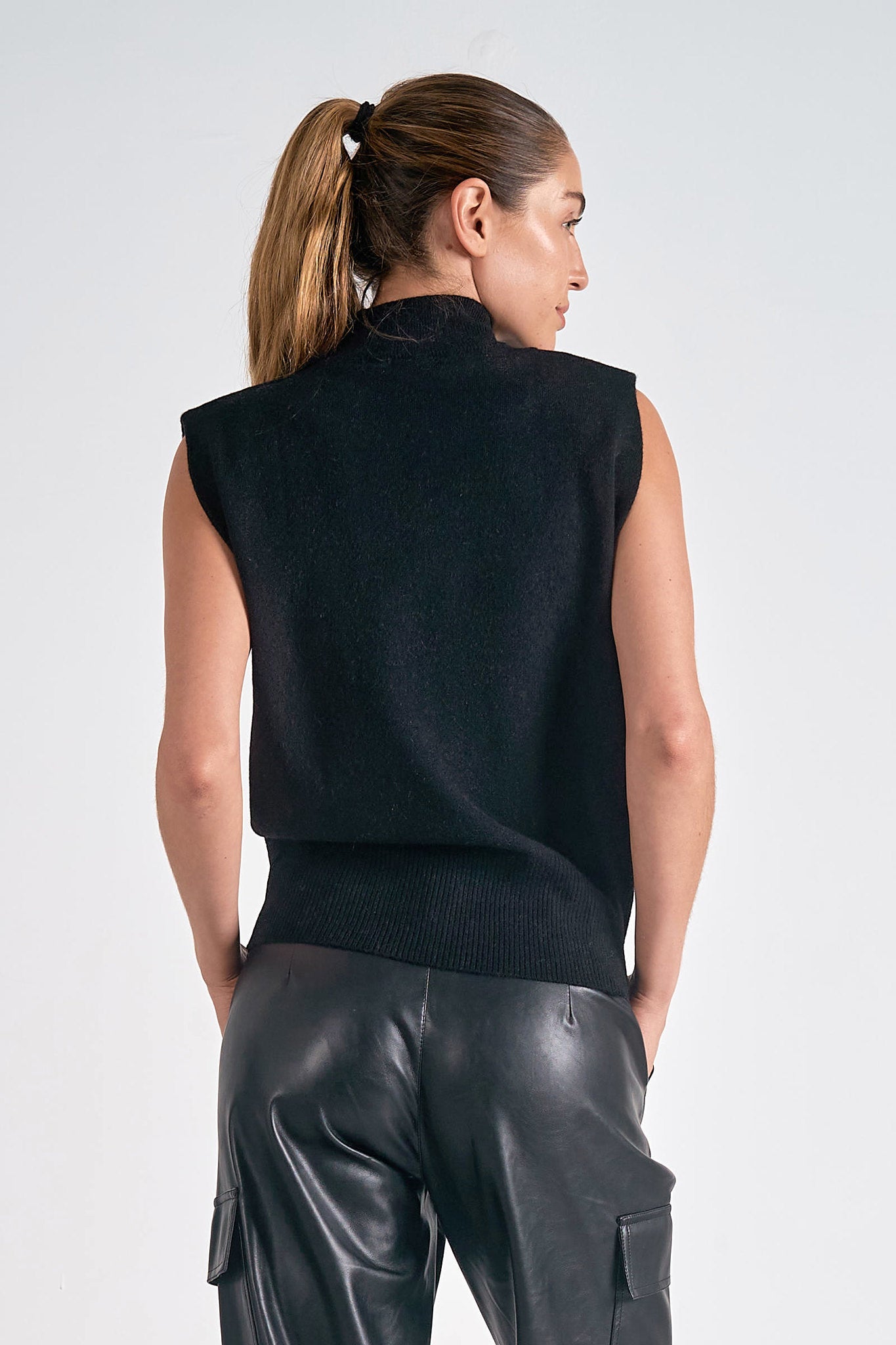 Seam Detail Turtleneck Sleeveless Sweater Black