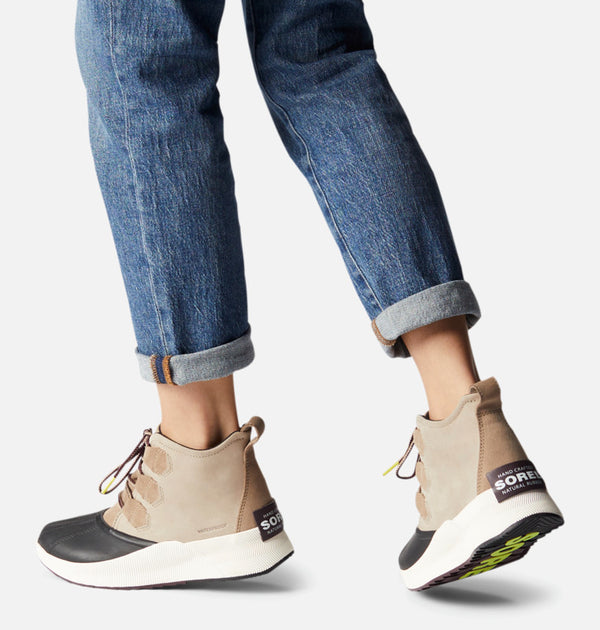 Out N About III Classic Boot Omega Taupe + Black