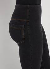Ankle Baby Bootcut Jean Midtown Black