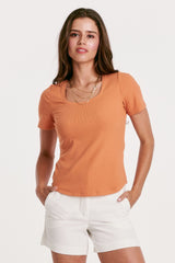 Austin Scallop Neck Tee Bitter Peach
