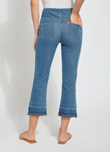 Daria Contrast Hem Crop Mid Wash