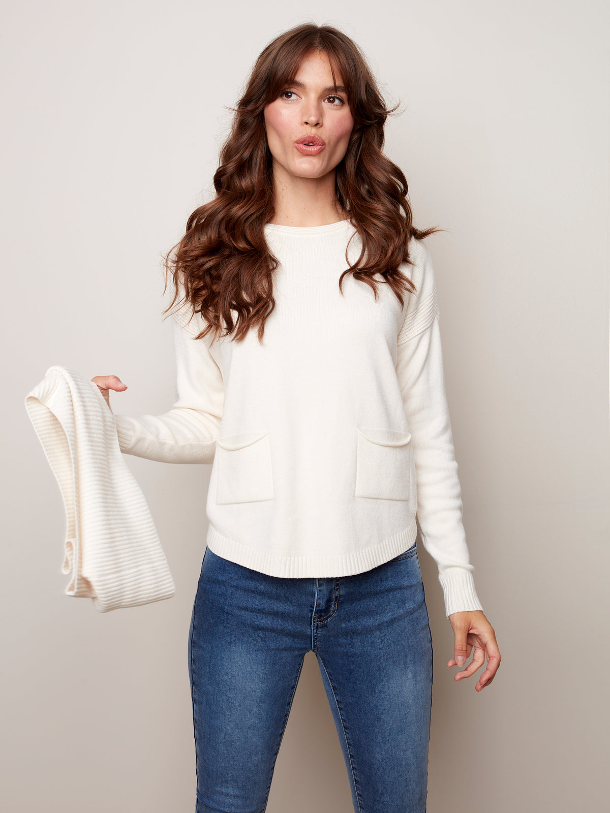 Scarf Rounded Hem Sweater Ecru